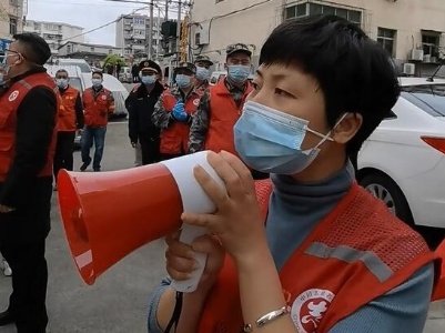 24小时在“疫”线，社区干部鼓励迎考的孩子一起奋斗