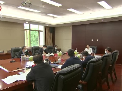 省委统战部召开理论学习中心组学习会
