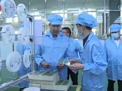 鲍泽敏到武宁县工业园区调研