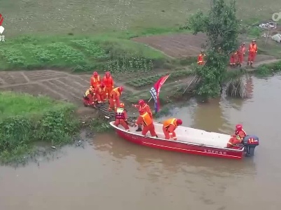 抚州市举行消防水域应急救援实战演练