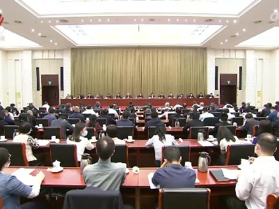 易炼红在省委贯彻落实中央人大工作会议精神推进会上强调 聚焦“作示范、勇争先”目标要求依法履职尽责 凝心聚力推动新时代全省人大工作高质量发展 叶建春主持