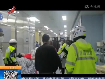 南昌：心梗患者紧急求助 交警铁骑“滚筒式