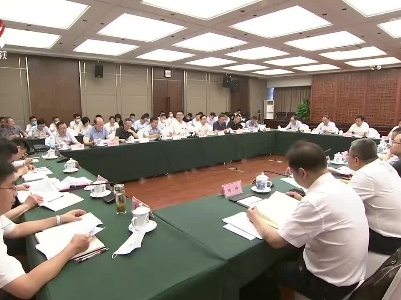 梁桂在赣江新区调研并主持召开专题工作会