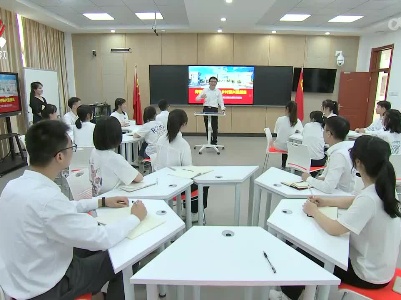梁桂在江西农业大学调研
