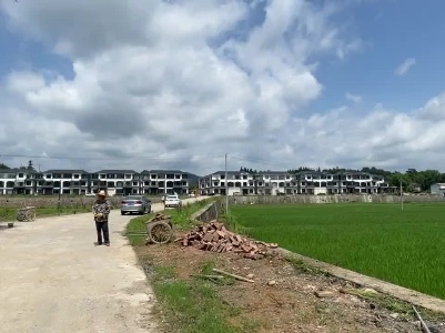乘旅游东风发展服务业 水库移民过上了好日子