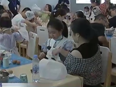 南昌：看生产做烘焙 这堂食安课有味道
