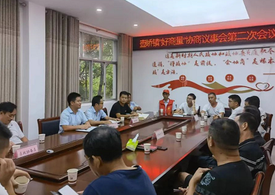 送上问候祝福 增进军民情谊 廖宏开展“八一”走访慰问