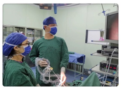 32周早产儿肠管“打结”， 江西省儿童医院新生儿外科微创“解结”  