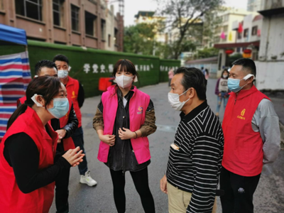 萍乡城郊管委会：“疫”路同心“志愿红”