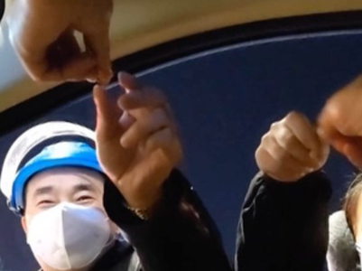 热评丨“共享药箱”共享爱，跨过寒冬就是春