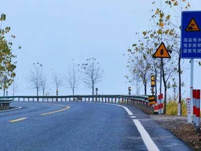 宜春市袁州区首条智慧公路正式投入使用