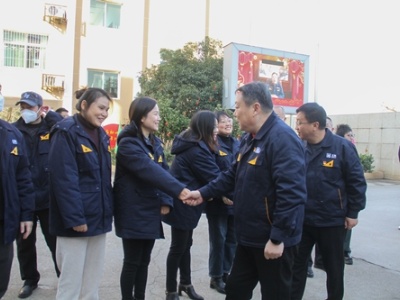 罗文江走访春节期间不停工项目不停产企业