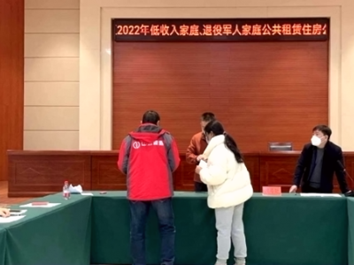 吉安市代表委员抵昌参会 王少玄罗文江廖宏刘兰芳出席