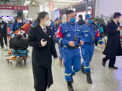 掌声与鲜花相送，江西援土救援力量安全返昌