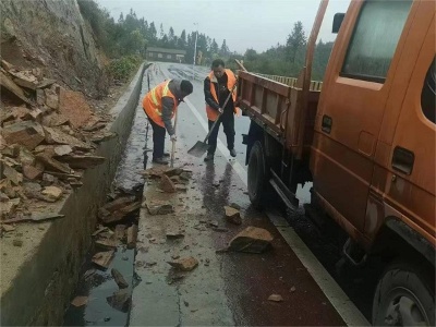 萍乡市上栗公路中心全力做好雨季养护 确保道路安全畅通