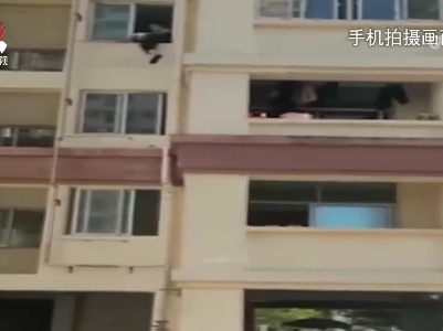 63岁徒手爬楼救人！我省志愿者圣发林荣登全国“勇士榜”
