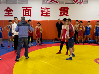 南昌市体校邀请摔跤国青队外教进队指导训练