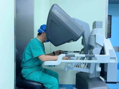 江西省儿童医院小儿心脏病治疗中心单日完成两例达芬奇手术
