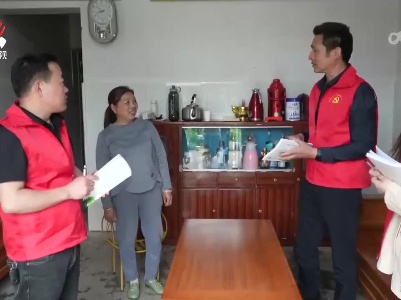 德兴：“走村坐班”  听民意解忧难