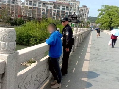 吉安：“别干傻事！”关键时刻，民警跟着女子一起跳了下去……