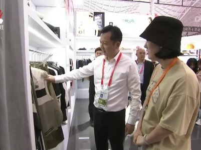 消博会江西馆里的“赣品好物”