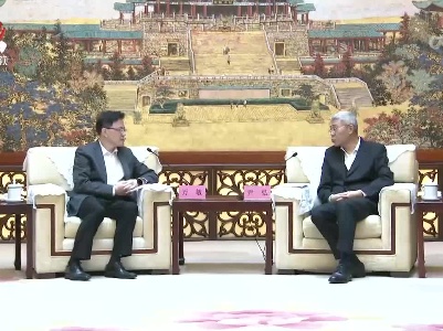 我省与中远海运集团签约 尹弘会见中远海运集团董事长万敏一行 叶建春见证签约