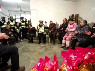 微光成炬：35年的爱心接力
