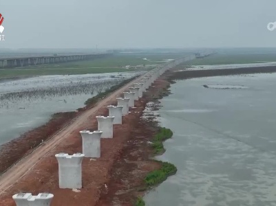 昌九高铁首座隧道贯通
