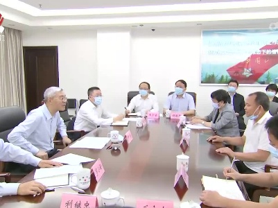 尹弘赴省委信访局调研座谈并接待来访群众时强调 用心用情做好“送上门来的群众工作”