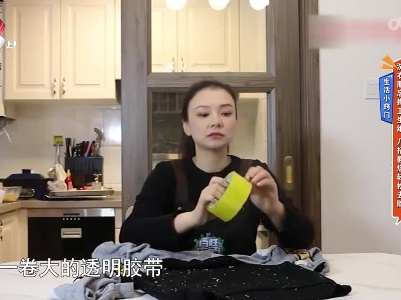 生活小窍门——洗衣服忘掏卫生纸 几招教您轻松去除