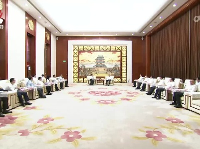 尹弘会见上海城建集团董事长张焰一行