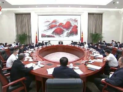 尹弘主持召开省委退役军人事务工作领导小组会议时强调 用心用情做好新时代退役军人工作 巩固发展军政军民团结的良好局面 叶建春出席