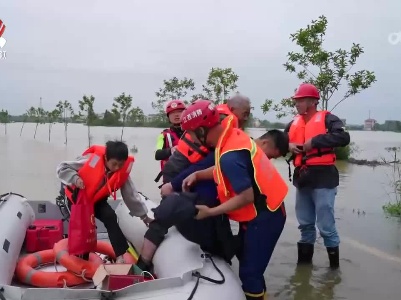 应对强降雨 多地全力抢险救灾