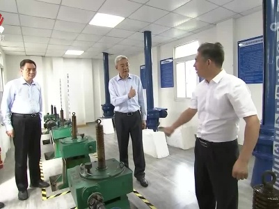 尹弘调研水利防汛并开展巡河巡湖工作时强调 全面深化落实河长制湖长制 抓实抓细抓好防汛各项工作