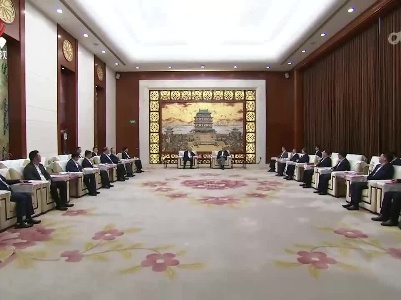 尹弘会见上海建工集团董事长徐征一行
