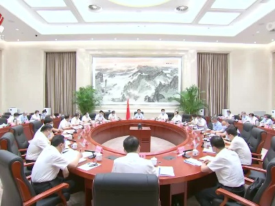 叶建春在推进交通强省建设领导小组会议上强调 以逢山开路遇水架桥的闯劲加快推进交通强省建设
