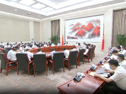 尹弘主持召开省委全面依法治省委员会会议时强调 深入学习贯彻习近平法治思想 高标准高质量推进法治江西建设 叶建春出席