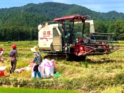 江西吉安县：炎炎夏日送清凉 情系一线劳动者