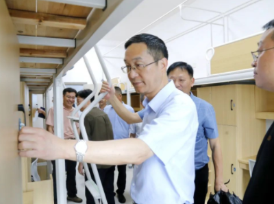上饶市人大常委会副主任、区委书记潘表光调研秋季开学准备及教育项目建设工作
