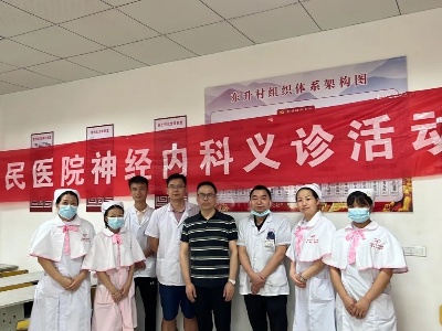 【三比三争】万载县人民医院：健康义诊进乡村 暖心服务送到家