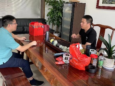 【三比三争】上高县高新园区：中秋走访暖“企”心 慰问关怀送真情