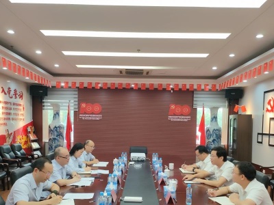 安义县委常委、常务副县长刘志伟一行到上饶银行南昌分行调研走访