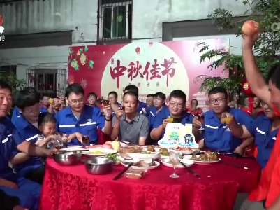 为“团圆”筑路的人
