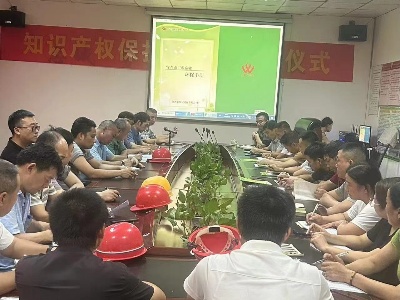 【三比三争】宜春市上高生态环境局：小册子里“大乾坤” 惠企助企促发展