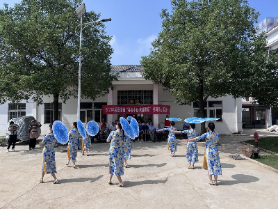 九江市彭泽县芙蓉墩镇：慰问演出暖人心，敬老院里笑开颜