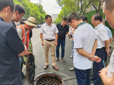 萍乡市城管局副局长刘纯德对萍乡市市政设施运维标准开展调研