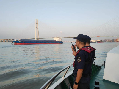 九江海事局多举措保障九江水道疏浚期间水上交通安全