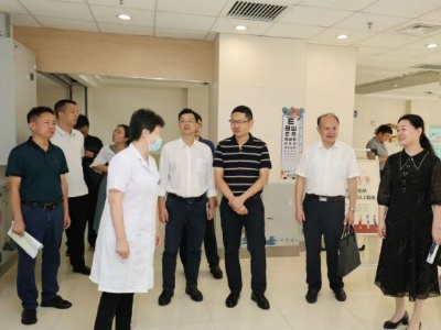 南宁市卫健委党组成员、副主任陈世海一行莅临南昌市人民医院参观交流