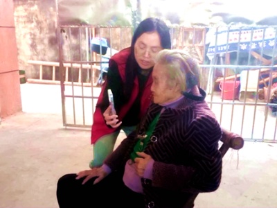 吉安万安：老人办事不用愁 上门服务解民忧