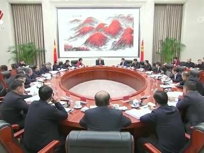 尹弘主持召开省委财经委员会第十八次会议时强调 坚持稳中求进以进促稳先立后破 推动经济实现质的有效提升和量的合理增长 叶建春吴忠琼出席